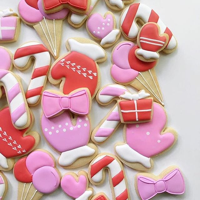 Matching my outfit to these adorable Christmas cookies on thehellip